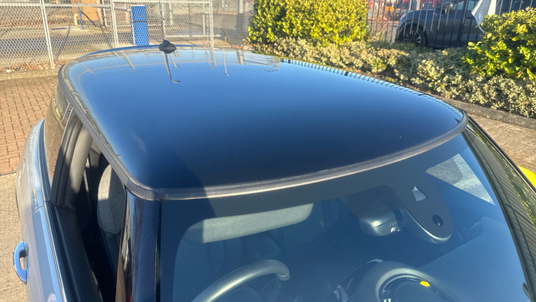 MINI Hatchback 135kW Cooper S Level 2 33kWh 3dr Auto Electric Hatchback